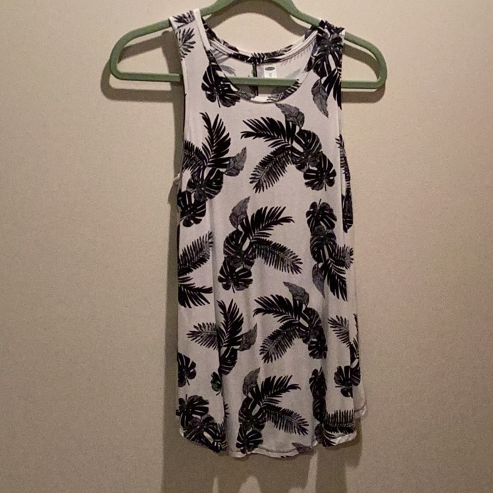 Old Navy Women's Black and White Palm Print Tank Top